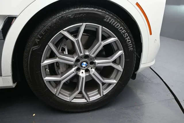 Certified Used 2023 White BMW xDrive40i image 36