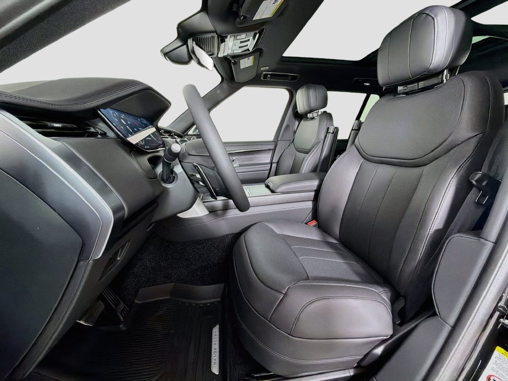 New 2027 Santorini Black Land Rover SE image 22