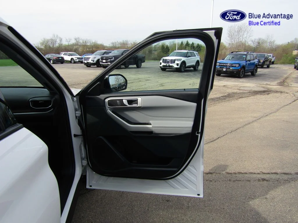 Certified Used 2023 Star White Ford XLT image 41