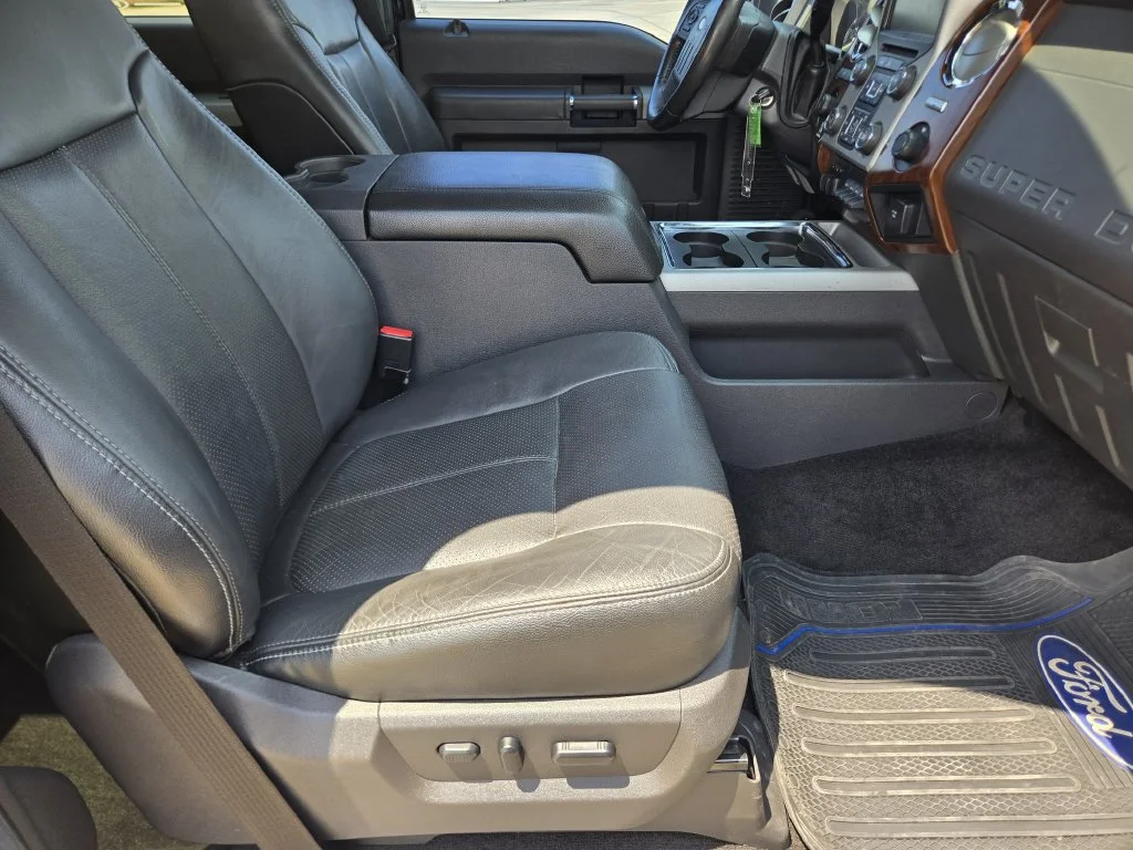 Used 2014 Black Ford Lariat image 16