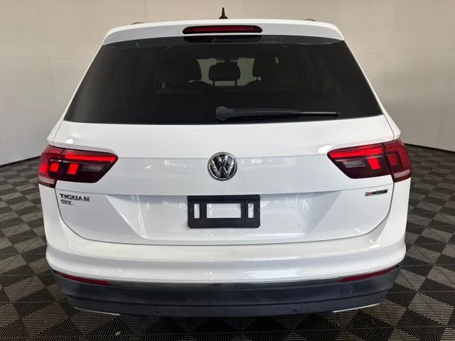 Used 2019 White Volkswagen 2.0T SEL image 22