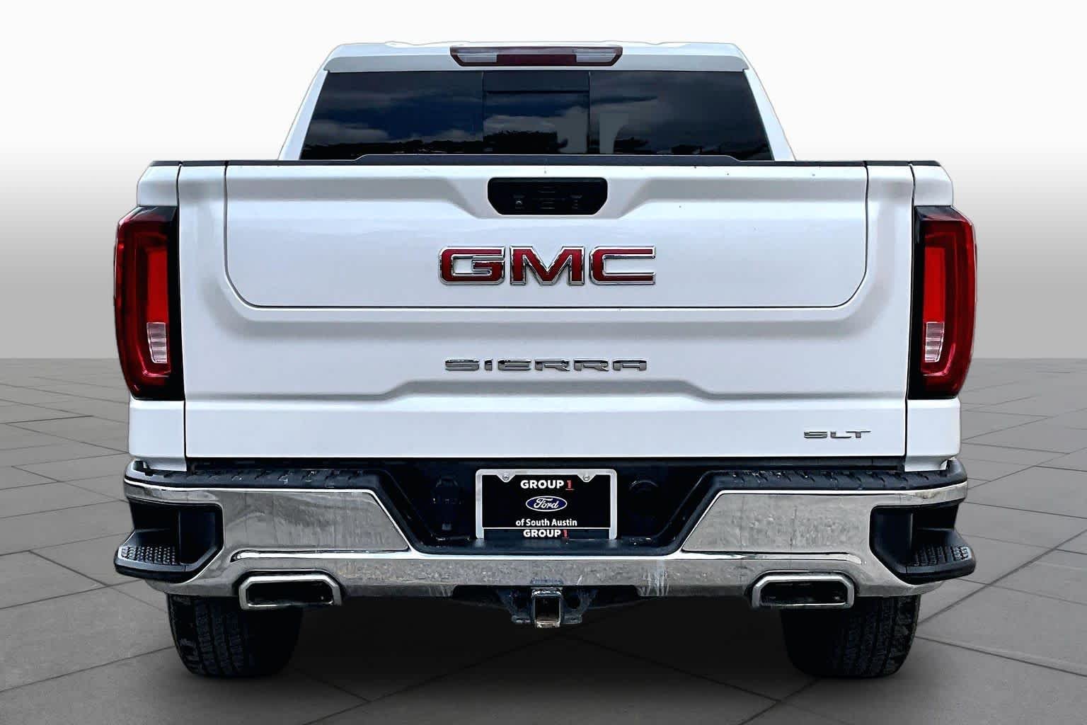 Used 2021 White Frost Tricoat GMC SLT image 6