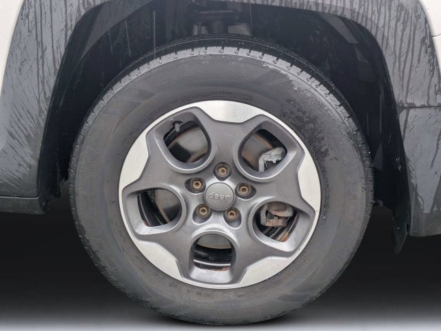 Used 2015 Silver Jeep Sport image 11