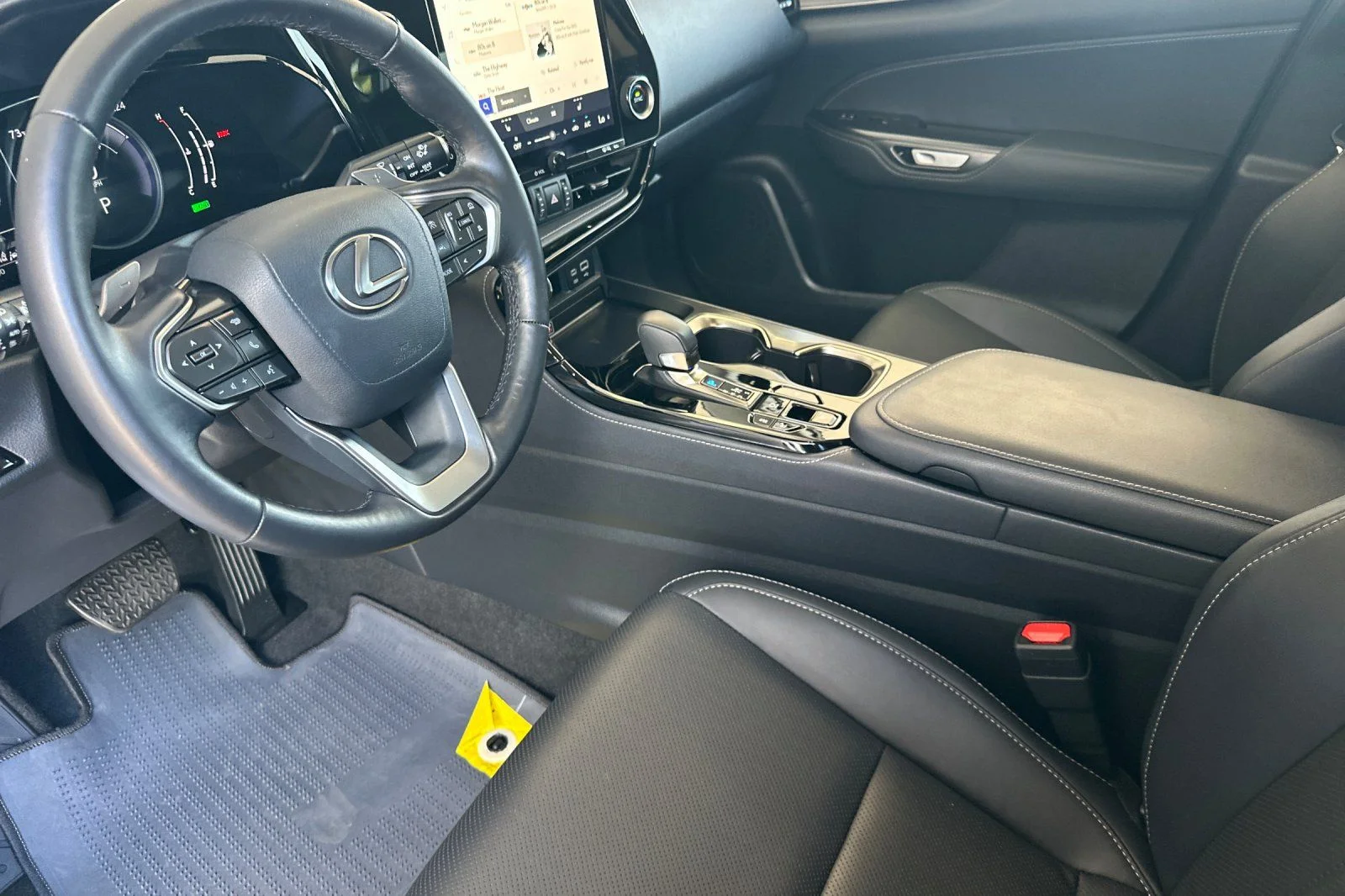 Used 2025 White Pearl Lexus 350h Base image 7