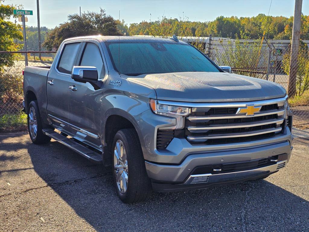 Used 2025 Sterling Gray Metallic Chevrolet High Country image 9