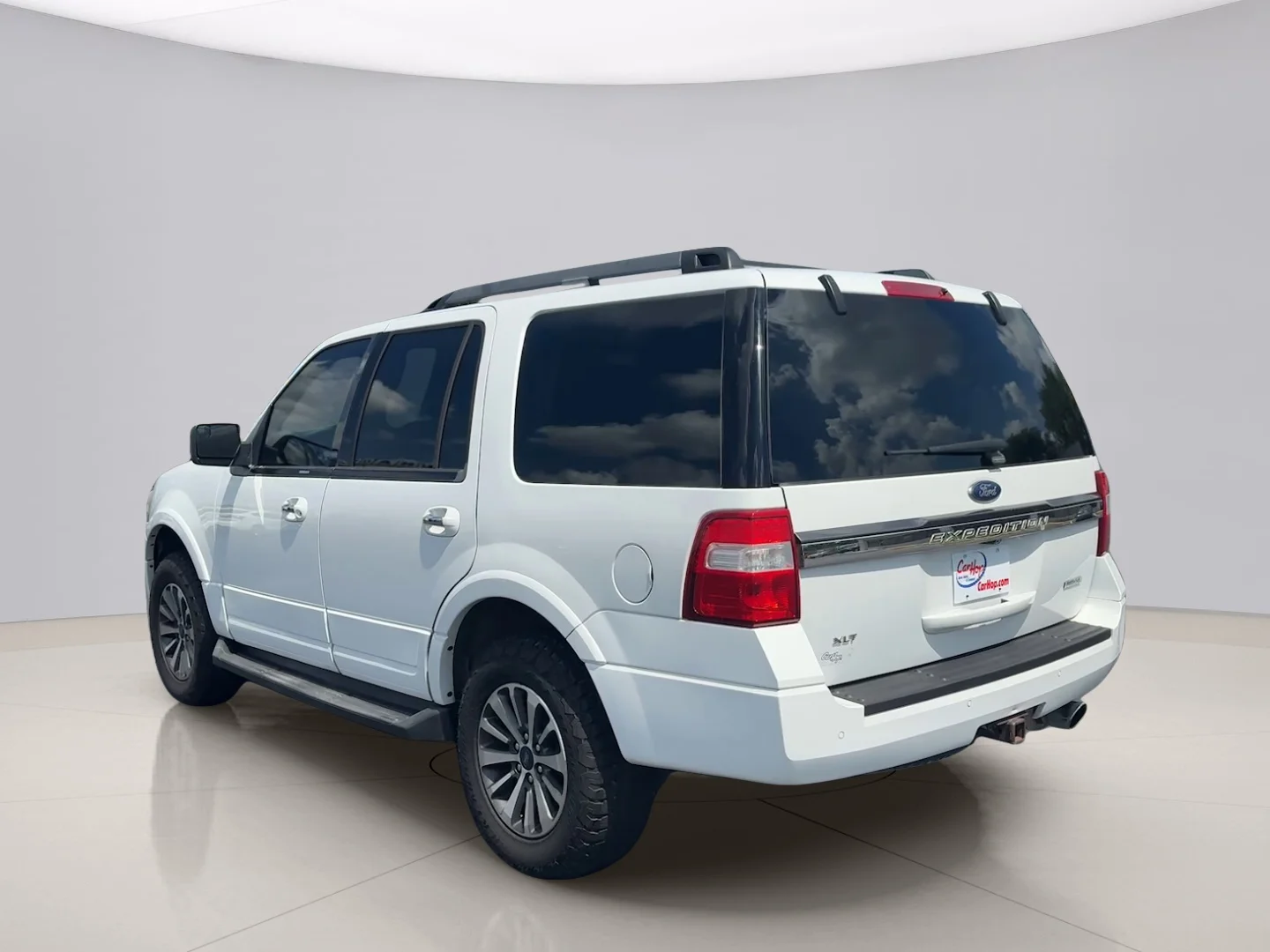 Used 2017 White Ford XLT image 3