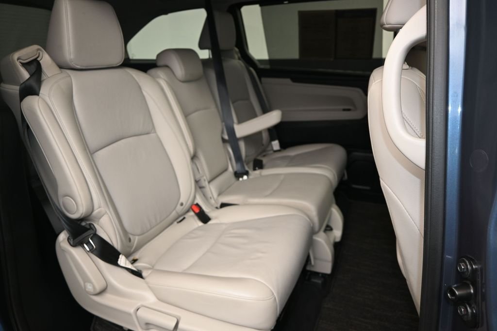 Used 2025  Honda EX-L image 12