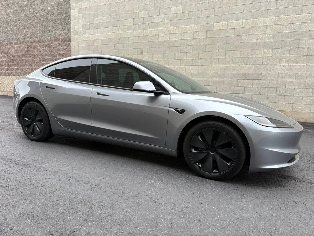 Used 2025 Quicksilver Tesla Long Range All-Wheel Drive image 3
