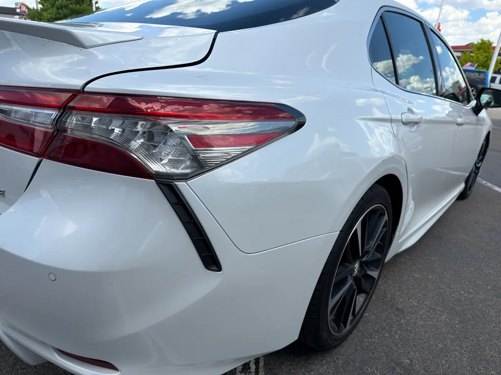 Used 2018 Super White Toyota XSE V6 image 27