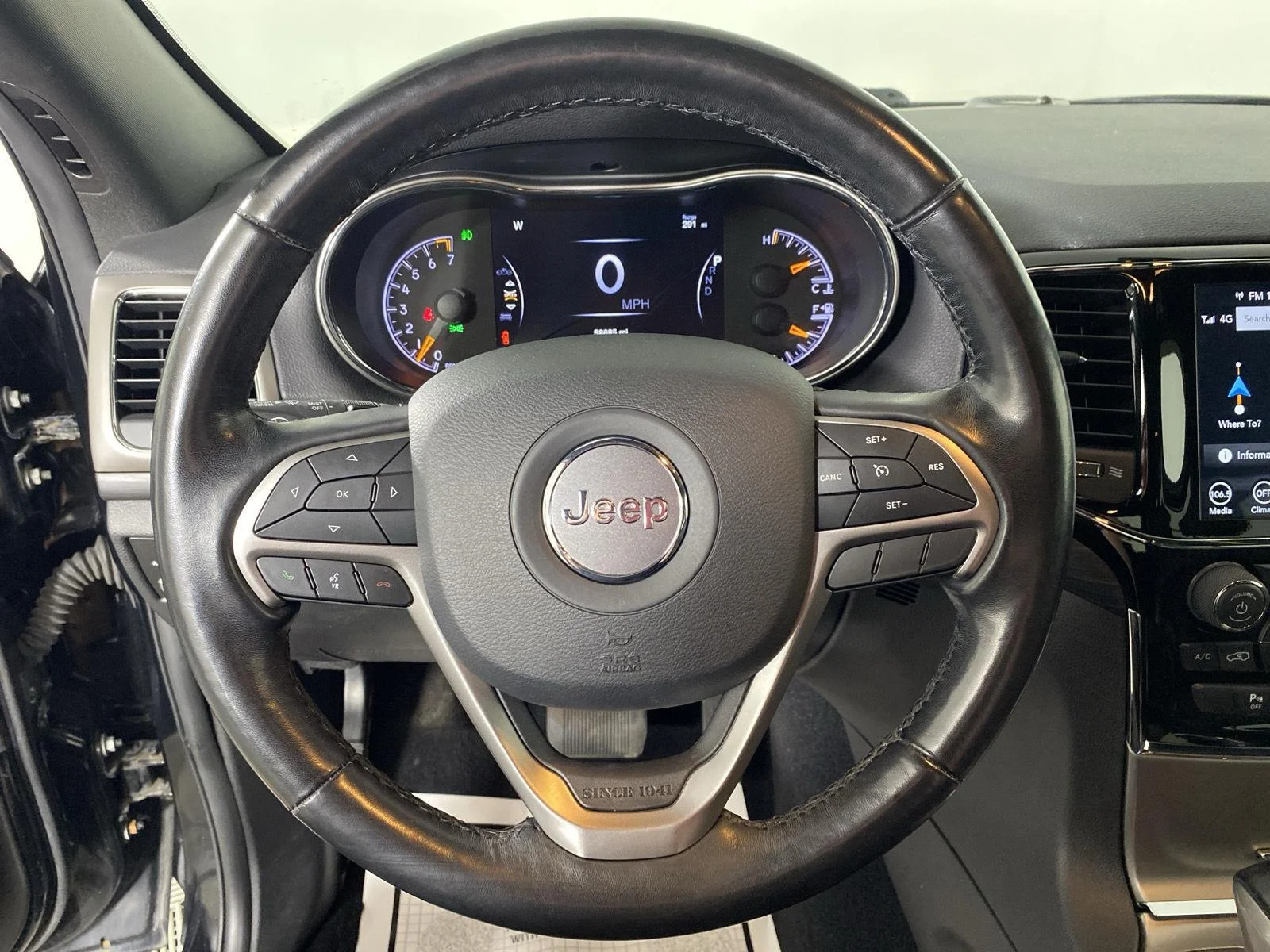 Used 2020 Diamond Black Crystal Pearlcoat Jeep North image 19