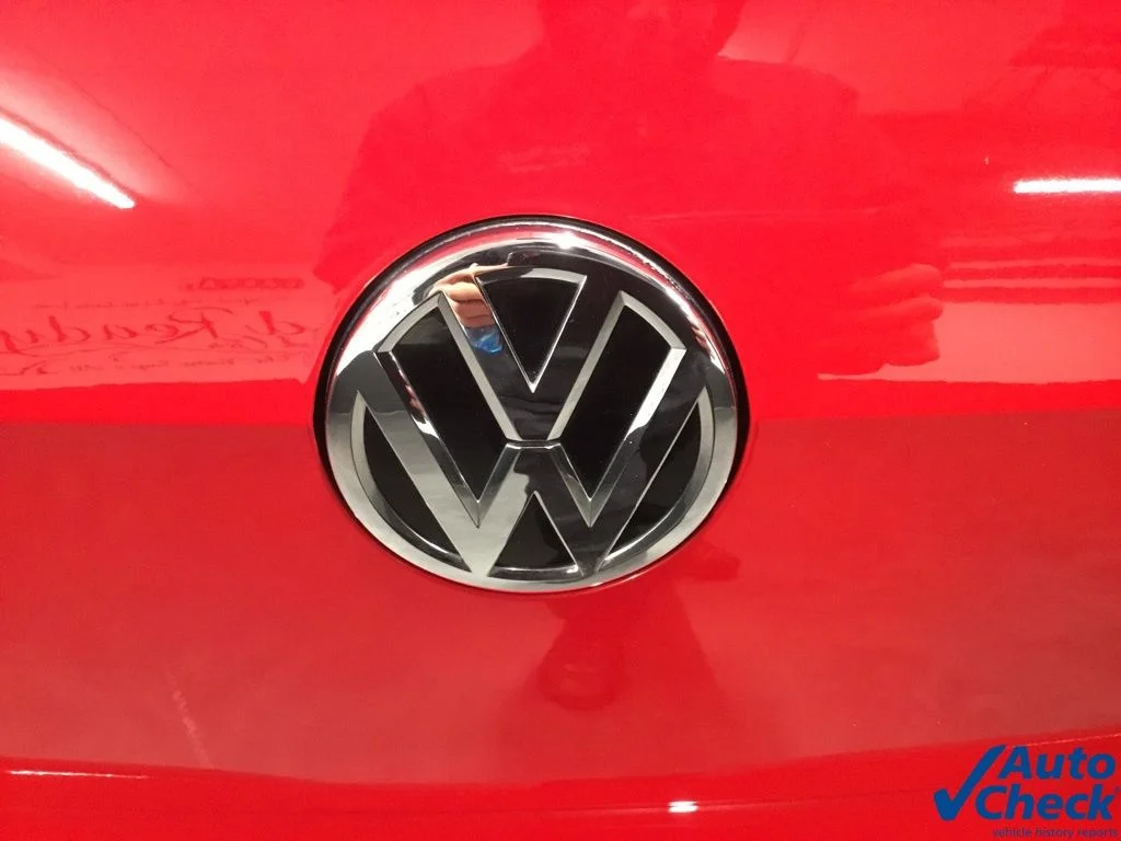 Used 2015 Red Volkswagen 2.0T SE image 13
