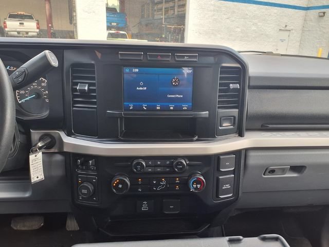 Used 2024  Ford XL image 18