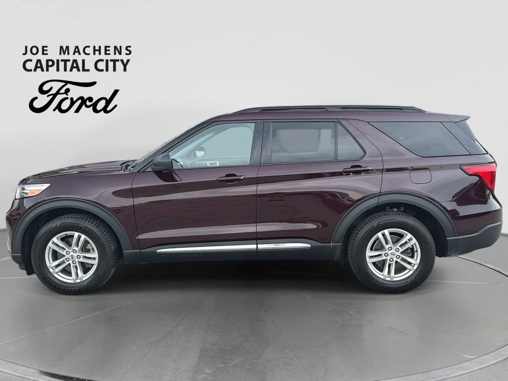 Used 2023 Jewel Red Metallic Ford XLT image 8