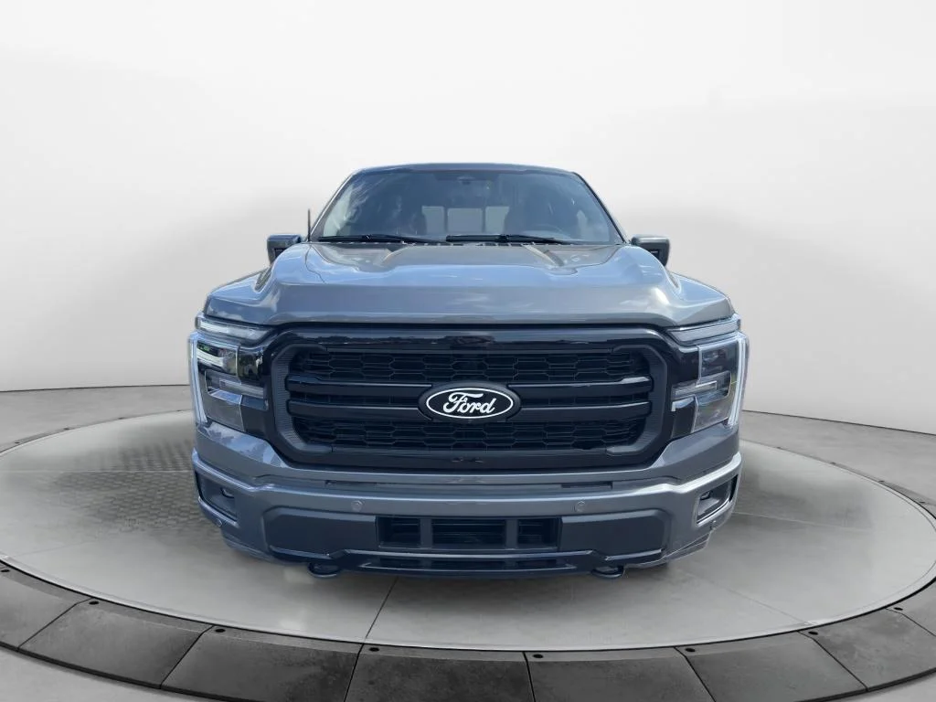 Used 2025 Gray Metallic Ford LARIAT image 3