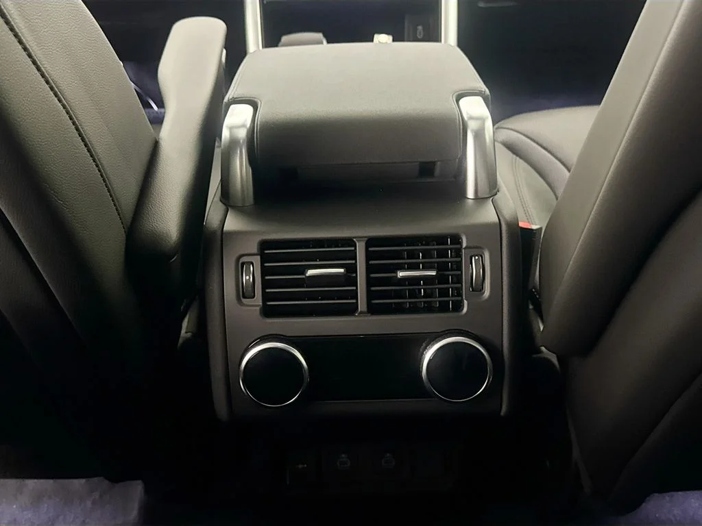 New 2026 Eiger Grey Land Rover S image 24