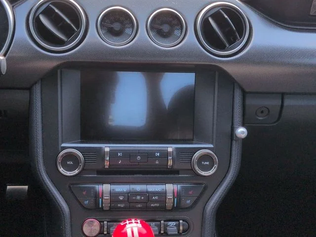 Used 2019 Race Red Ford Shelby GT350 image 17