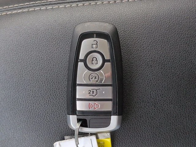 Certified Used 2023 Vapor Blue Ford Platinum image 30