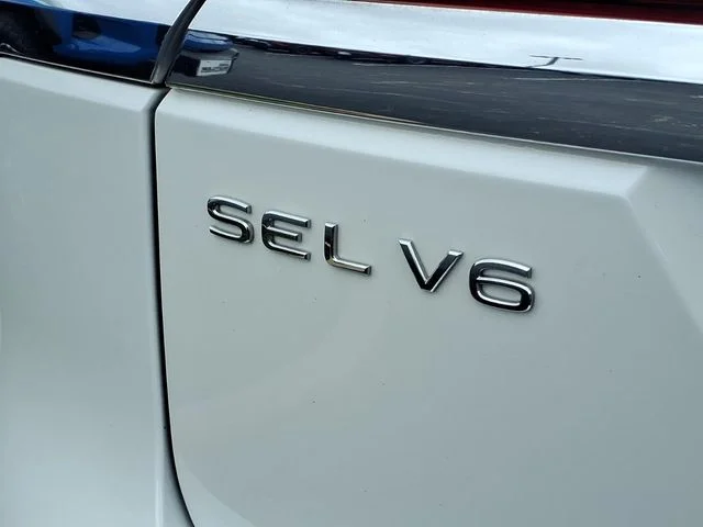 Certified Used 2022  Volkswagen 3.6L V6 SEL Premium R-Line image 25