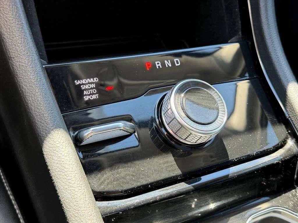 Used 2022 White Jeep Limited image 28