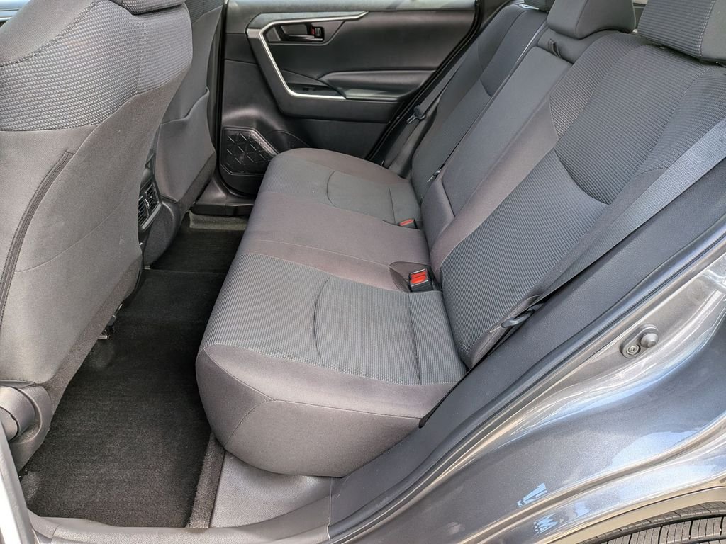 2023 Toyota RAV4 LE - Photo 27