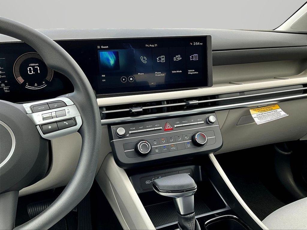 New 2026 White Hyundai SE AWD image 10