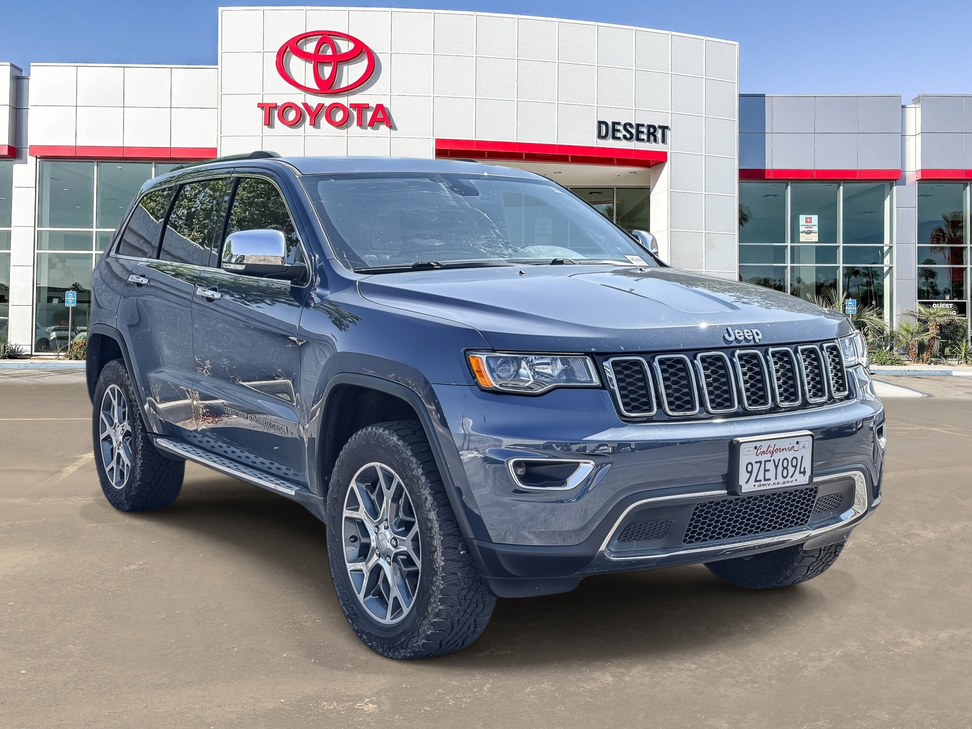 Used 2020 Slate Blue Pearlcoat Jeep Limited image 1