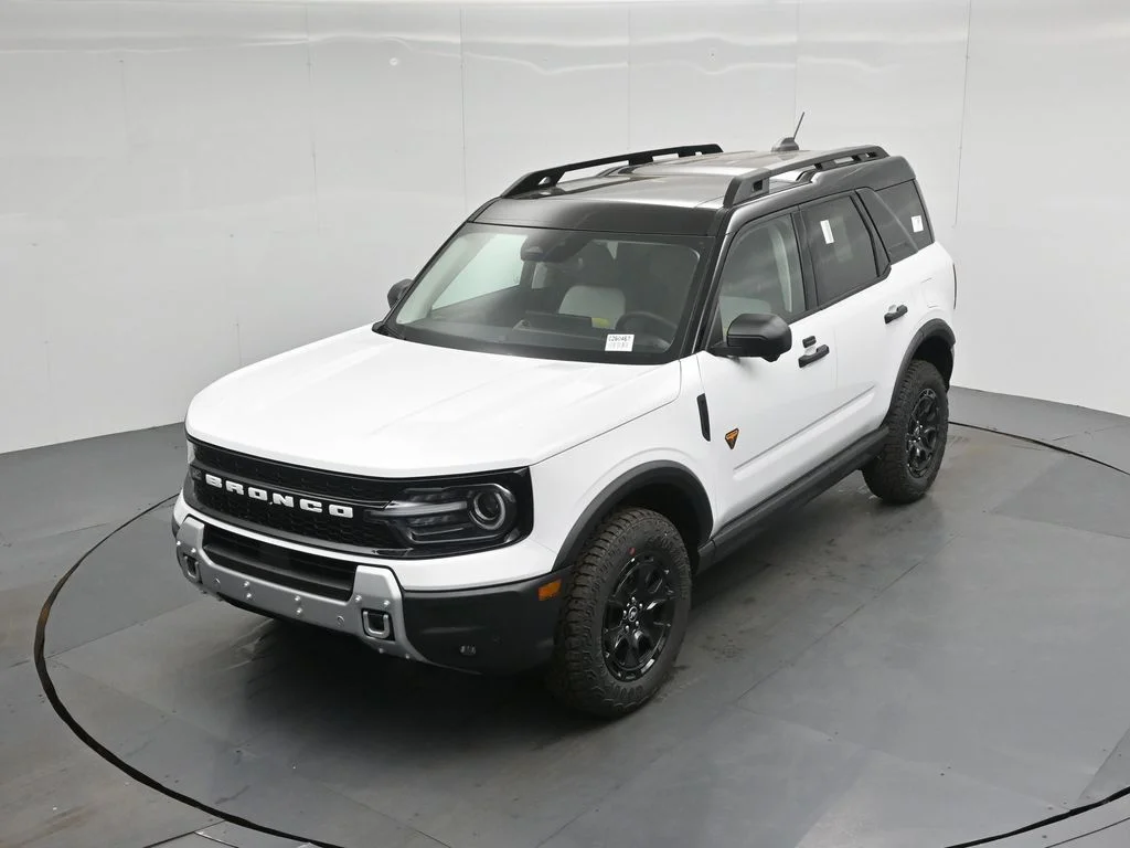 New 2026 Oxford White Ford Badlands image 38