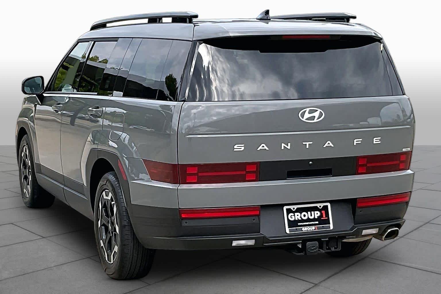 Used 2025 Hampton Gray Hyundai SEL image 11