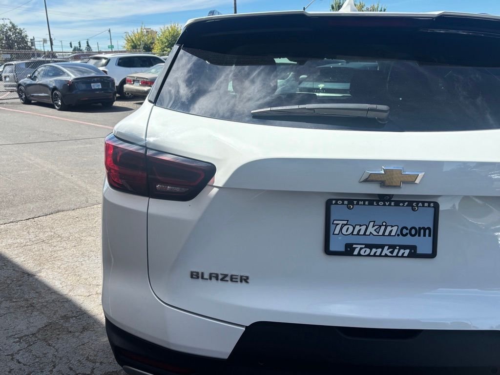 Used 2024 White Chevrolet LT image 7
