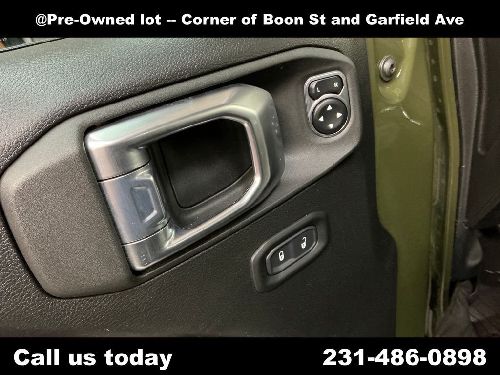 Used 2022 Green Jeep Rubicon image 16