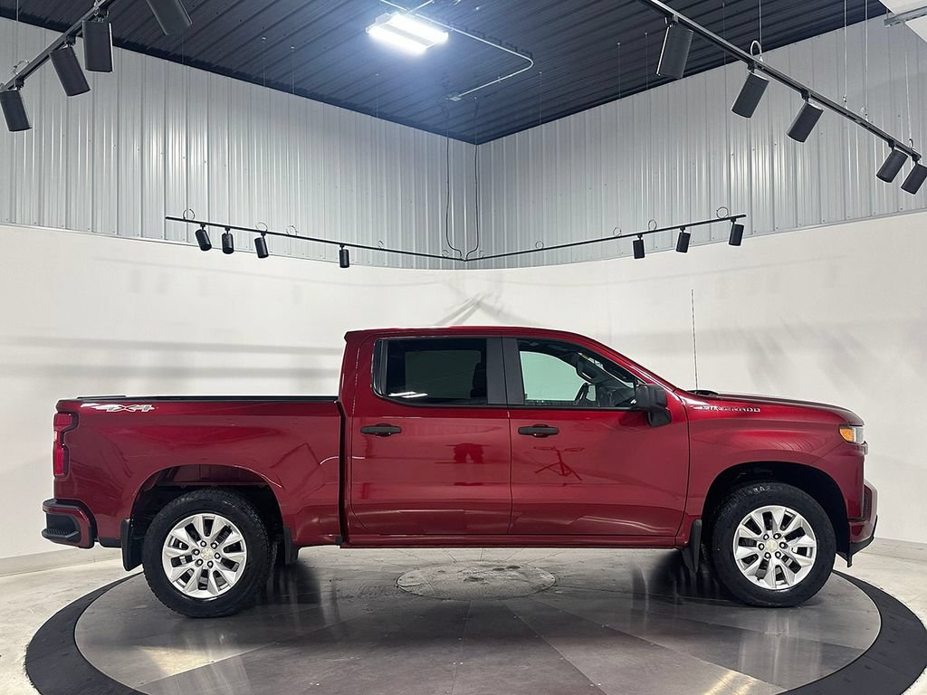 Used 2019 CAJUN RED TINTCOAT Chevrolet Custom image 10