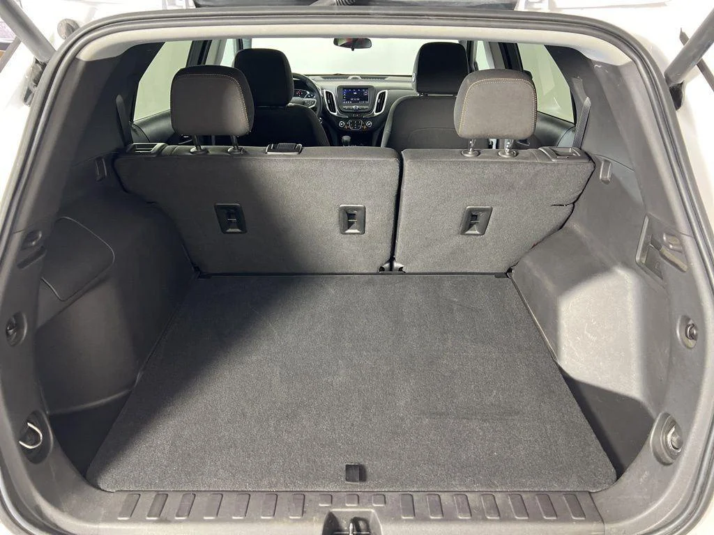 Used 2024 Summit White Chevrolet LT image 19