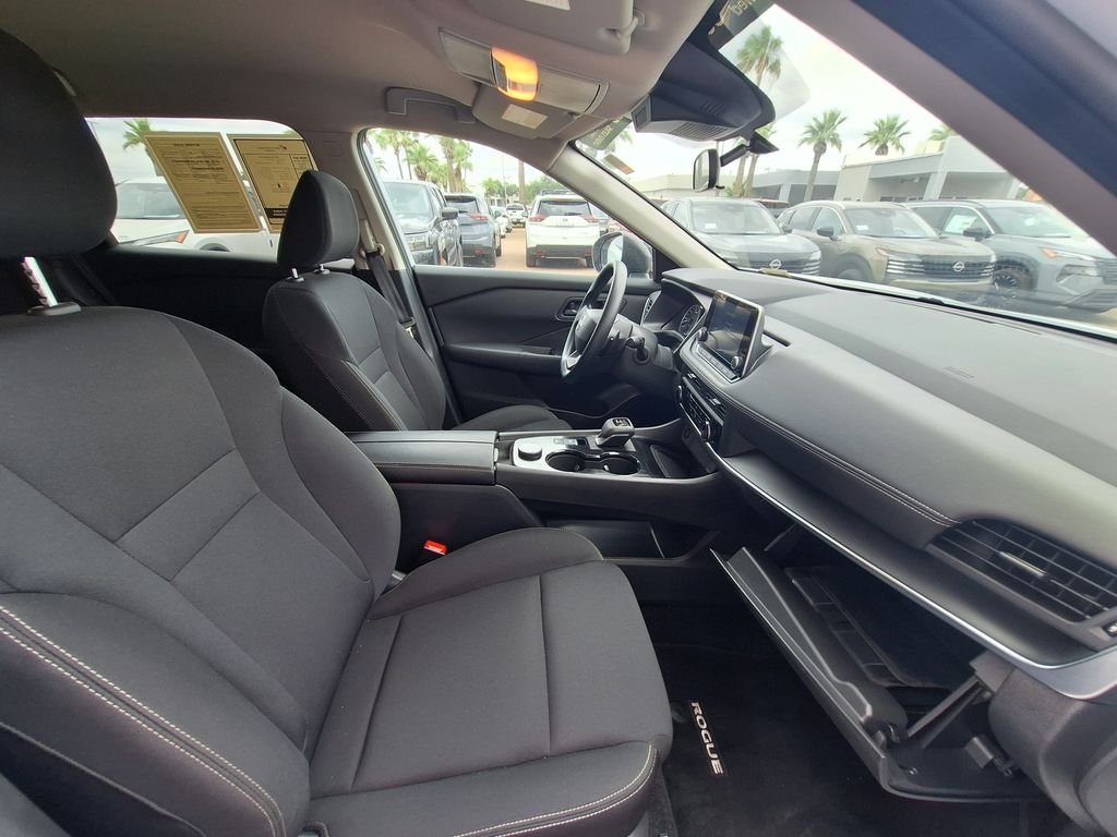 Used 2025 White Nissan S image 29