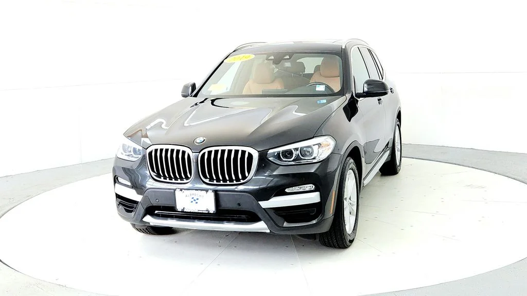 Used 2019 Gray BMW xDrive30i image 2