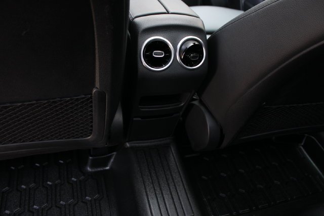 Used 2022 Black Mercedes-Benz GLB 250 image 26