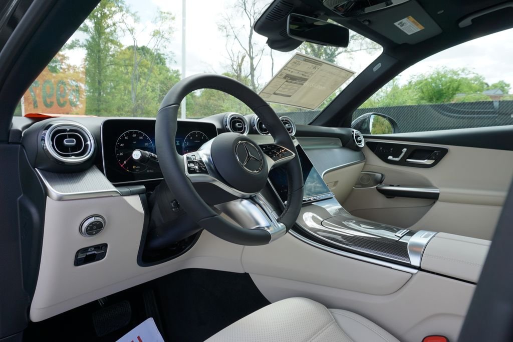 Used 2026 Graphite Grey Metallic Mercedes-Benz GLC 300 image 15