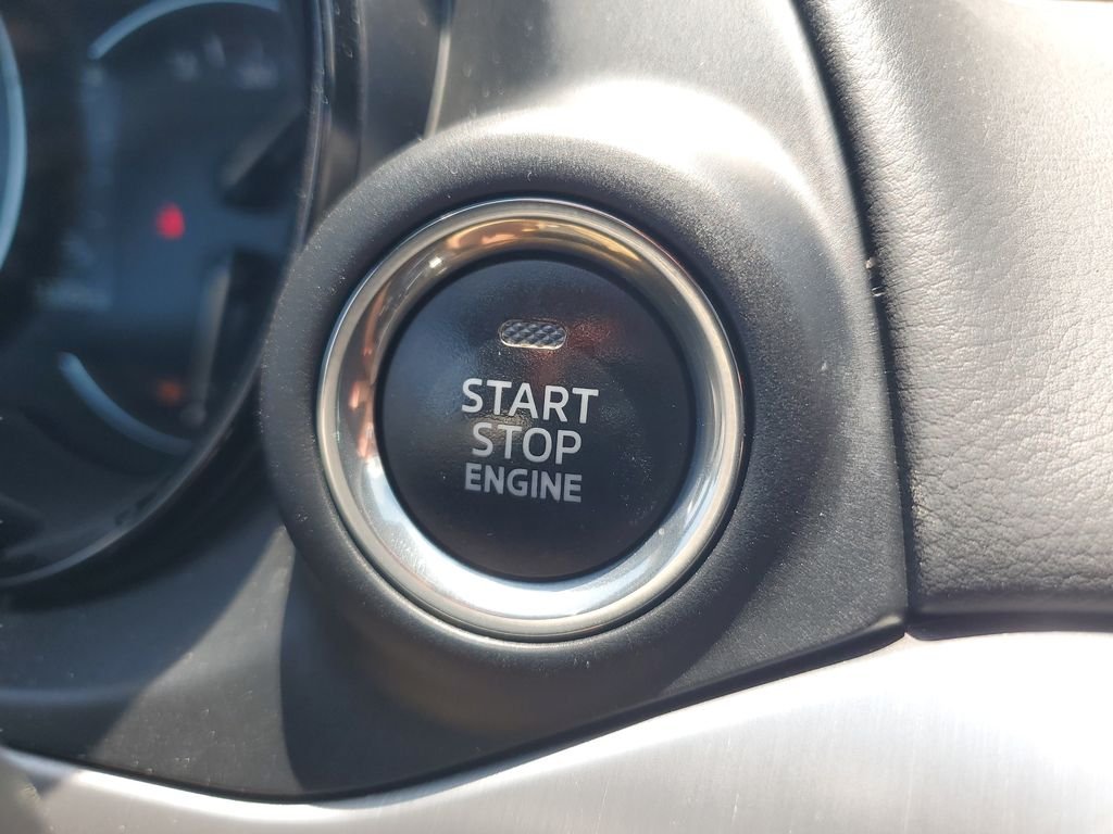 Used 2021 White Mazda Grand Touring image 24