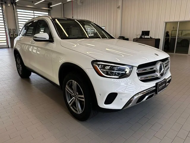 Certified Used 2022  Mercedes-Benz GLC 300 image 3