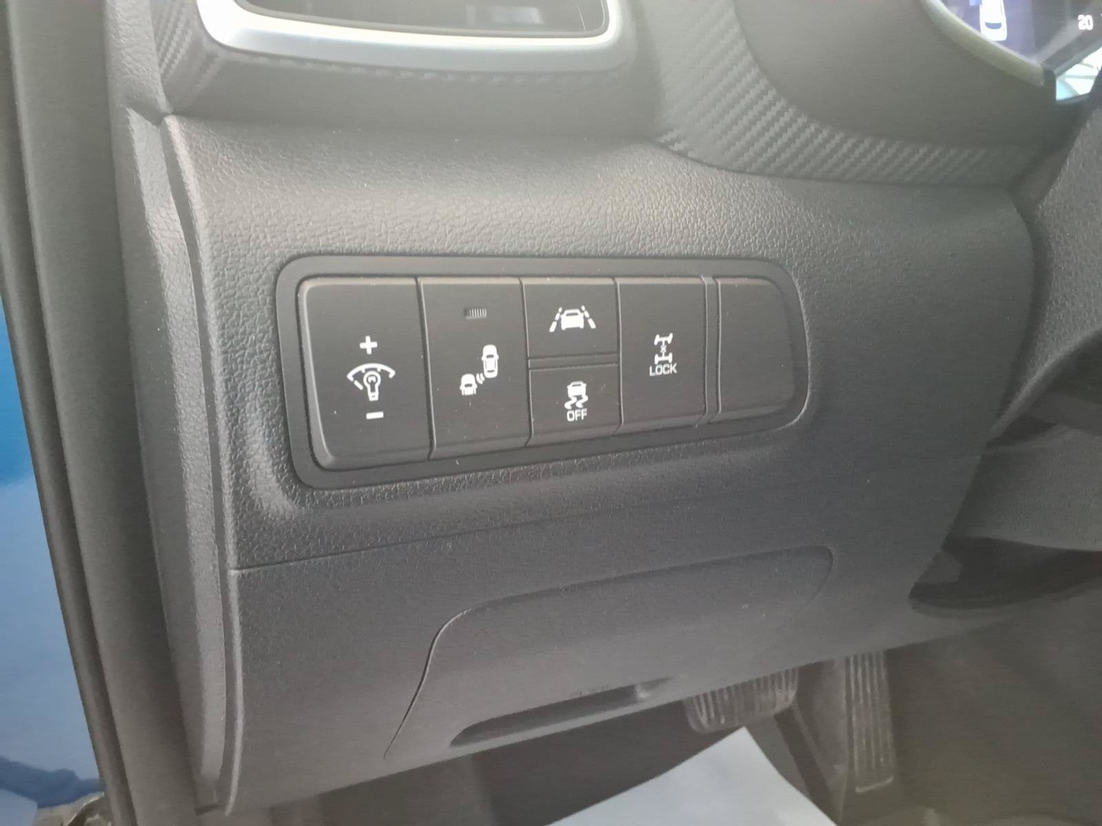 Certified Used 2020 Aqua Blue Hyundai Value image 18