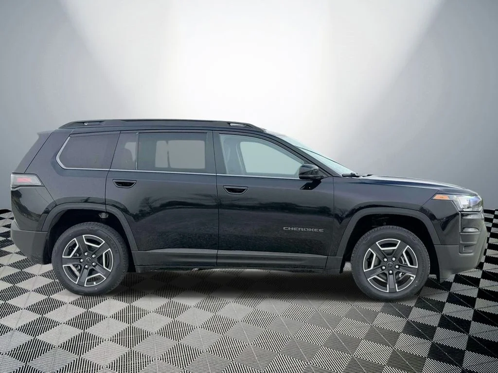New 2026 Diamond Black Crystal Pearlcoat Jeep Limited image 6