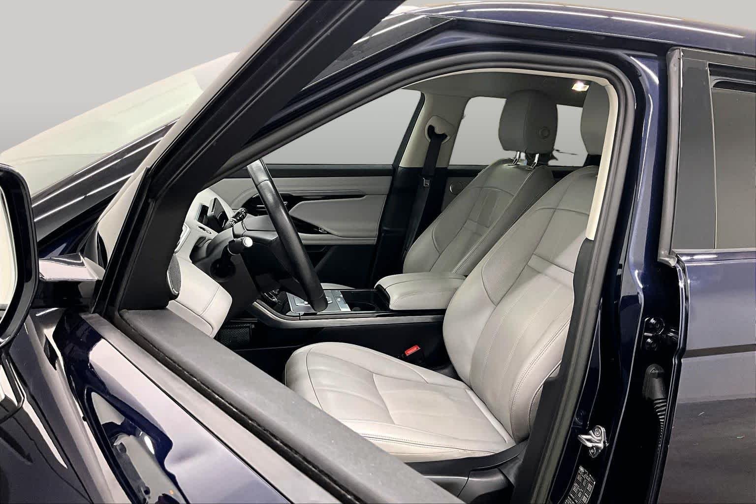 Pre-Owned 2023 Land Rover Range Rover Evoque SE