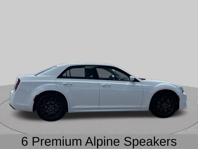 Used 2021 White Chrysler Touring image 10