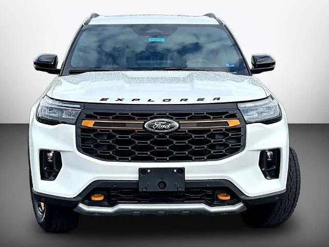New 2026 Star White Metallic Tri-Coat Ford Tremor® image 47