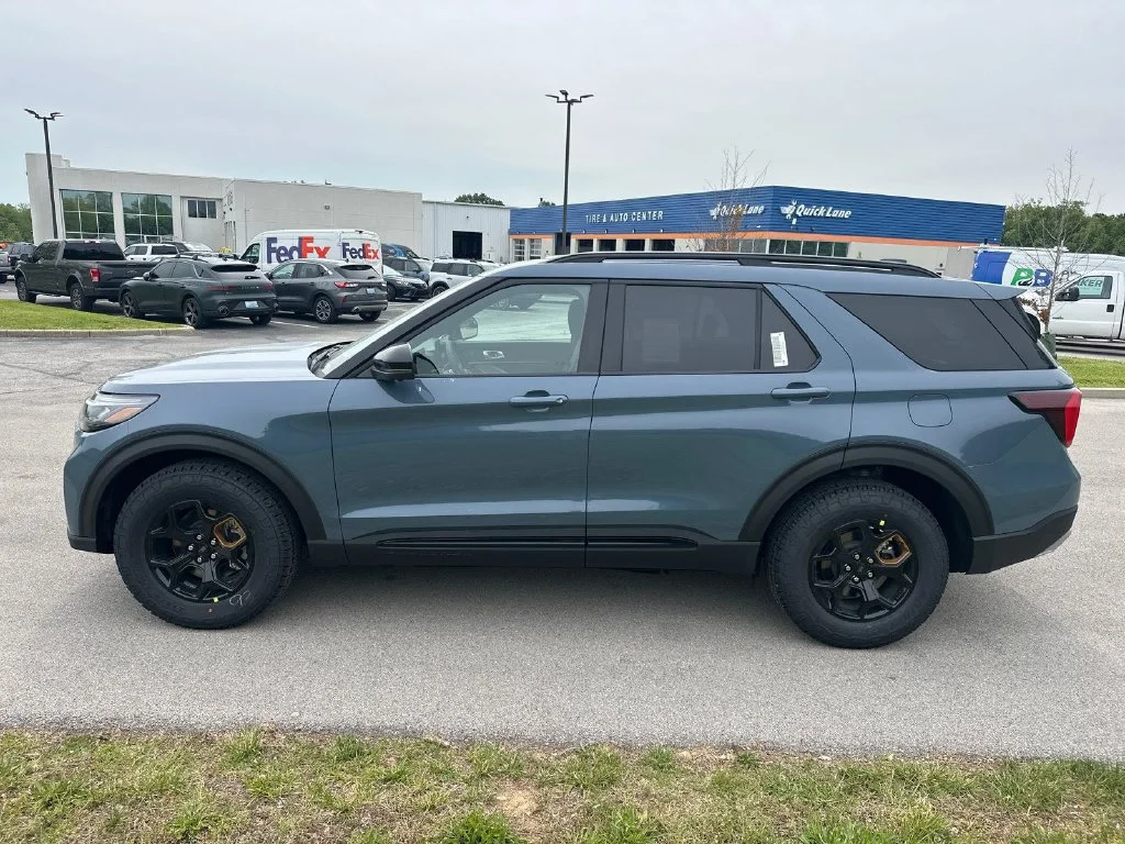 New 2026 Blue Ford Tremor image 9