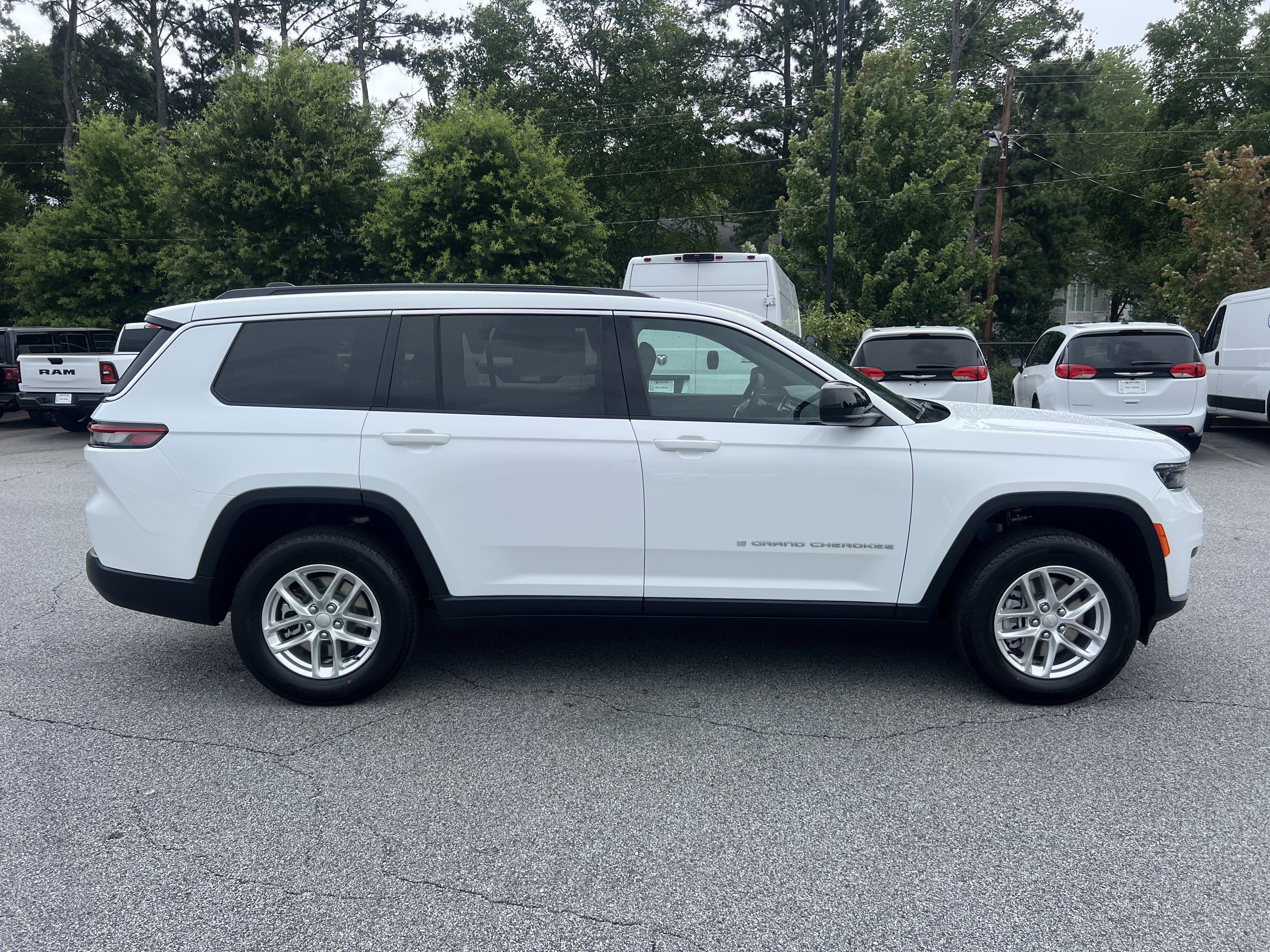 New 2026 Bright White Clearcoat Jeep Laredo image 9