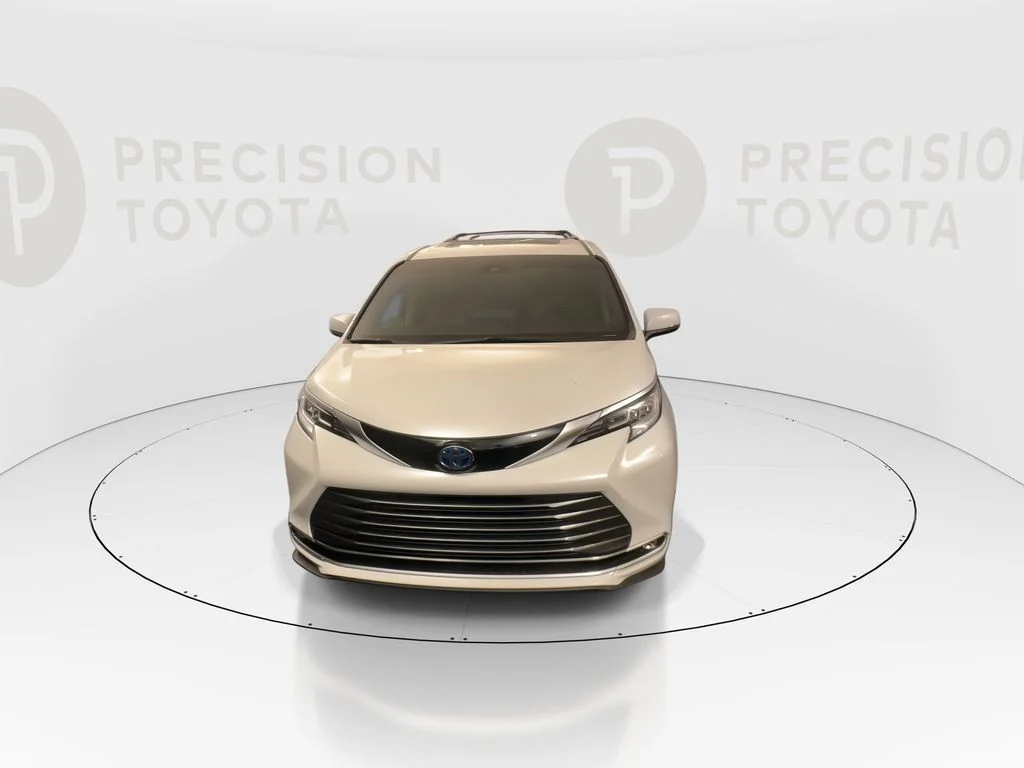 Used 2023 Wind Chill Pearl Toyota Limited image 6
