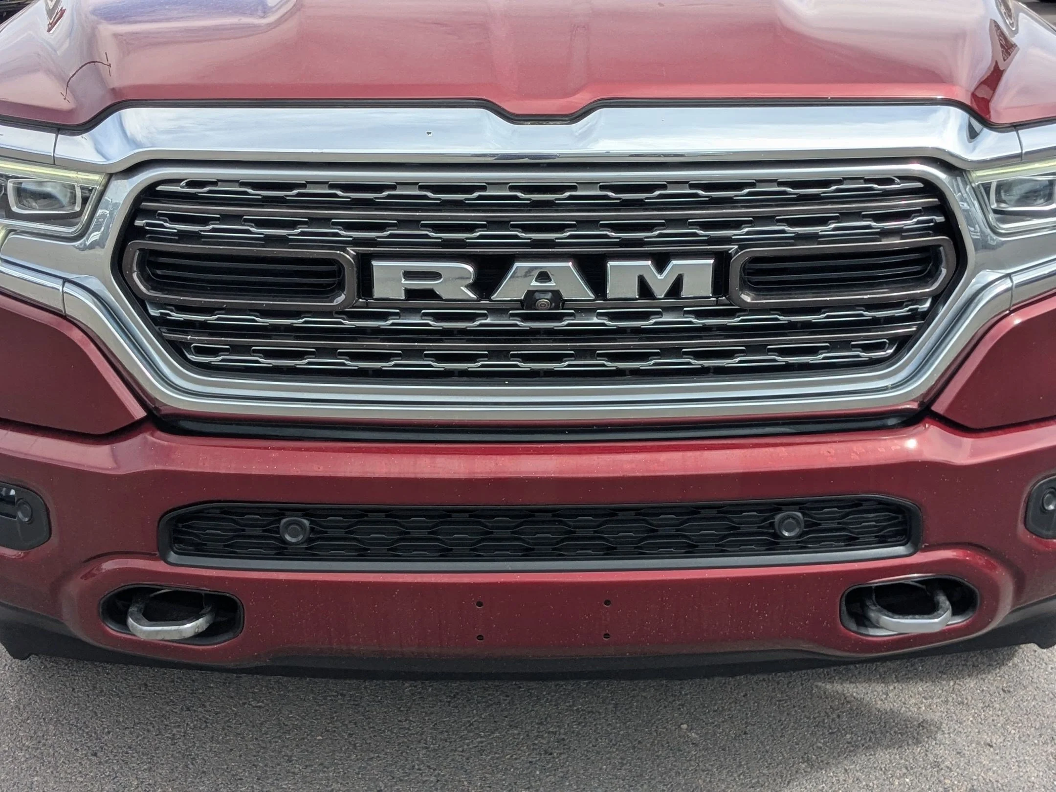 Used 2021 Delmonico Red Pearlcoat Ram Limited image 10