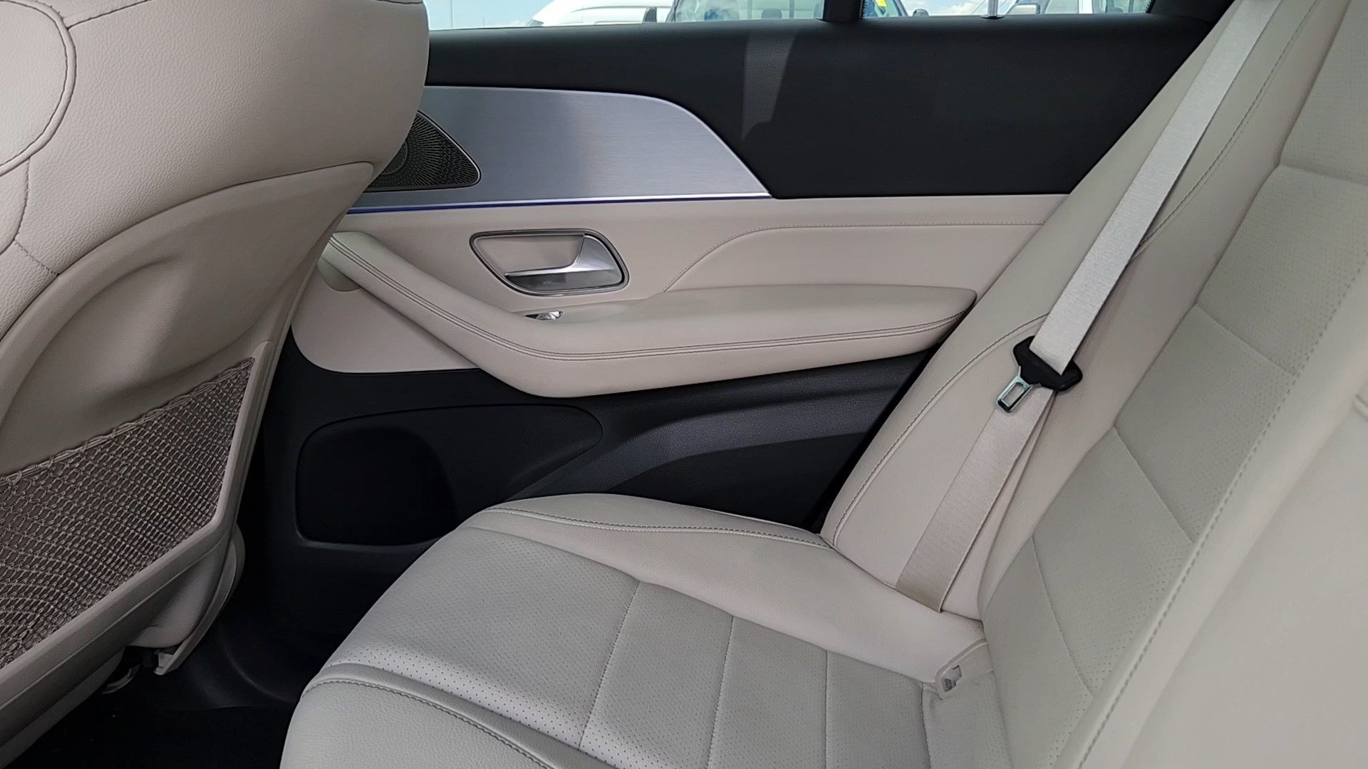Used 2025 Polar White Mercedes-Benz GLE 350 image 17