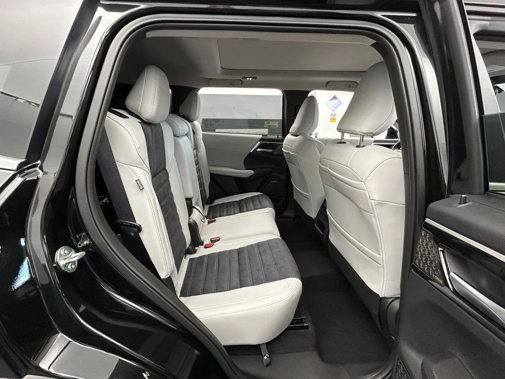 New 2026 Black Diamond Mitsubishi SE image 45