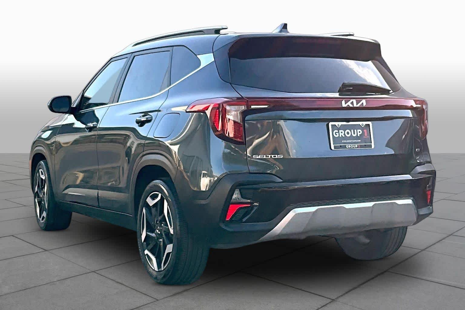 Used 2024 Gravity Gray Kia SX image 12